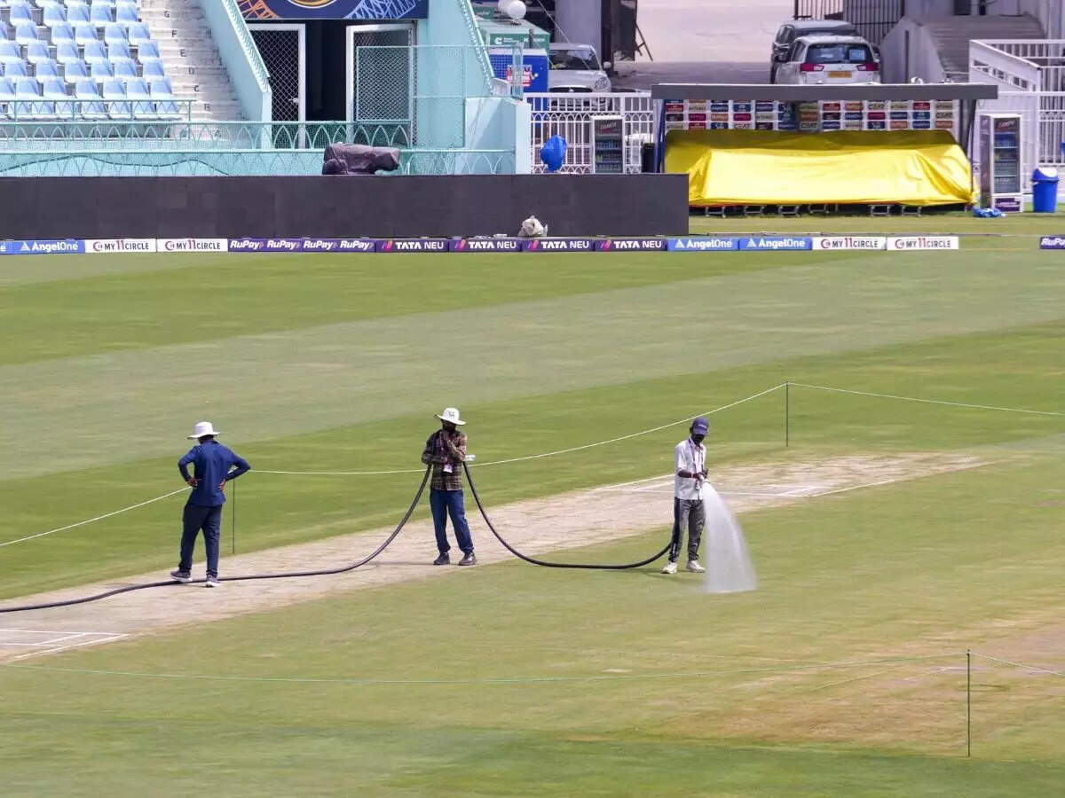How To Decide Batting Vs Bowling Pitch At Ekana Sports City Expert Tips