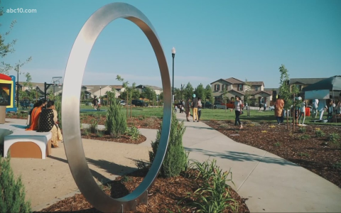 Why Do Sikh Names Use “Singh” or “Kaur”?